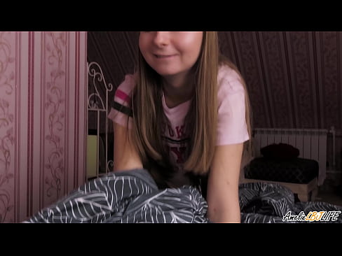 ❤️ Bidh Blondie a’ tarraing a BFF gu domhainn agus a’ faighinn cum na beul ❤  Gnè  aig porn gd.pinkporno.ru ❌❤