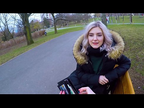 ❤️ Swallows hot cum coigreach airson airgead - blowjob anns a 'phàirc le Eva Elfie ❤  Gnè  aig porn gd.pinkporno.ru ❌❤